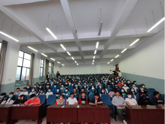 公路学院开展形势政策专题讲座（三稿）590.png